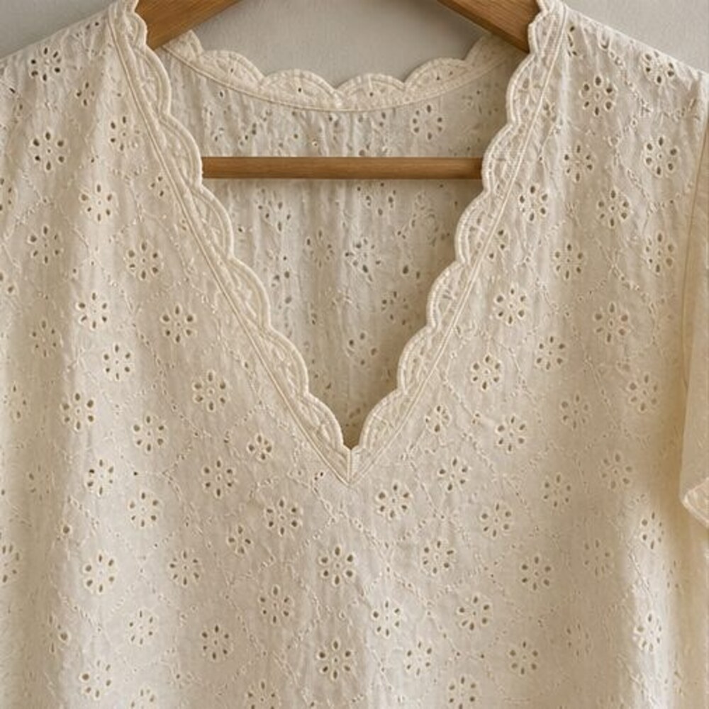 Ivory Tunic Blouse - Picture 4 of 6
